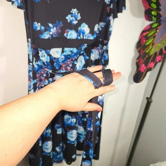 Pinup Dress Wrap Top Blue Roses Flutter Sleeve 18W 18 - Picture 7 of 13